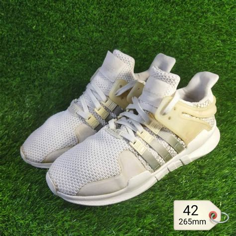 Sepatu adidas EQT .